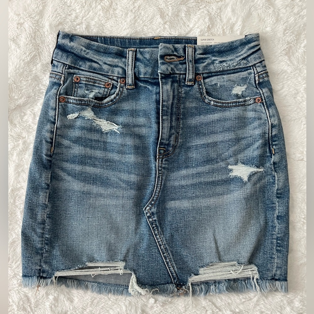 American Eagle Outfitters Curvy High Rise Distressed Denim Mini Skirt Size 00